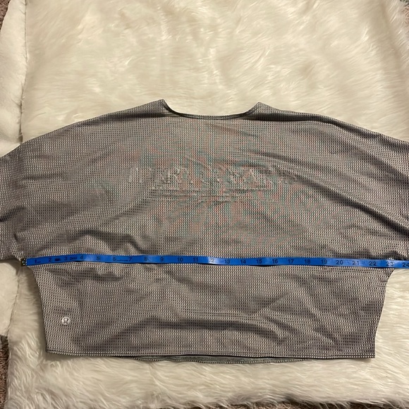 lululemon Women’s Mesh Short-Sleeve Shirt Cropped - Picture 4 of 5